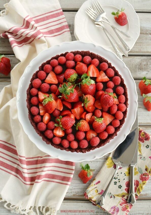 s 10 valentine s day treats that will win over anyone s heart, Love at First Bite Chocolate Tart