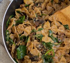 Easy Family Dinner Favorite Creamy Balsamic Mushroom Pasta | Foodtalk