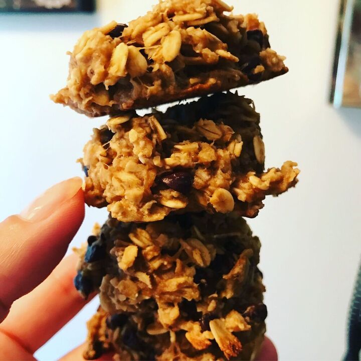 peanut butter and banana oat cookies