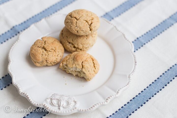 almond flavored oatmeal cookies recipe