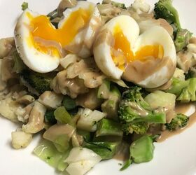 stir fry vegetables with the perfect egg