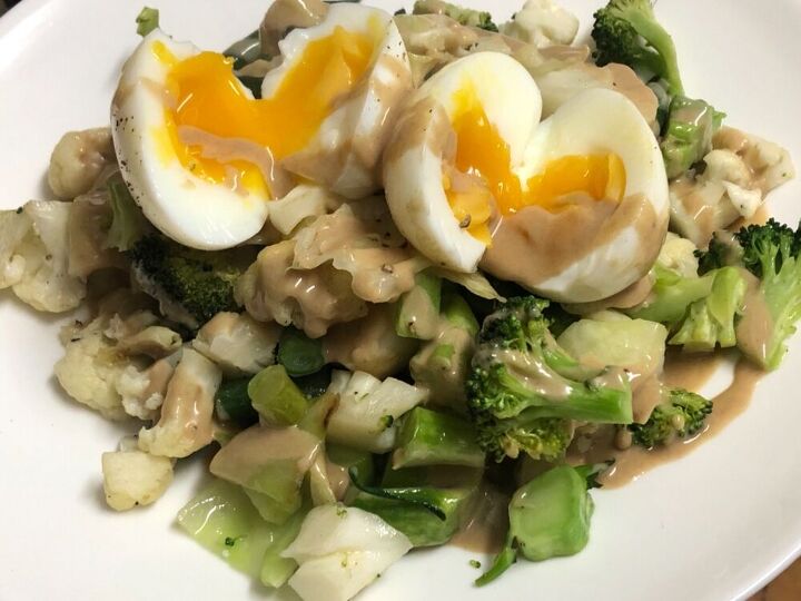 stir fry vegetables with the perfect egg