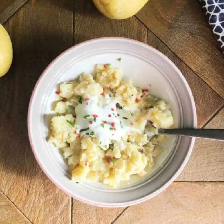 garlic mashed potatoes made in a slow cooker