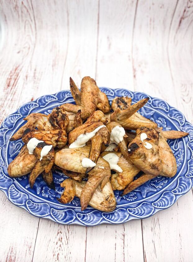 crispy chicken wings with spicy seasoning