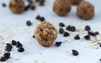 Easy 4 Ingredient Peanut Butter Chocolate Chip Energy Balls