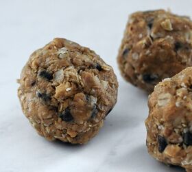 easy 4 ingredient peanut butter chocolate chip energy balls