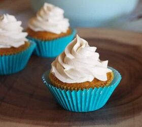 Carrot Cupcakes With Brown Sugar Cream Cheese Frosting