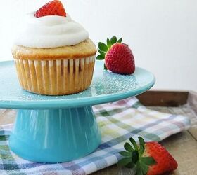 strawberry shortcake muffins
