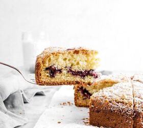 blueberry cream cheese coffee cake with almond streusel