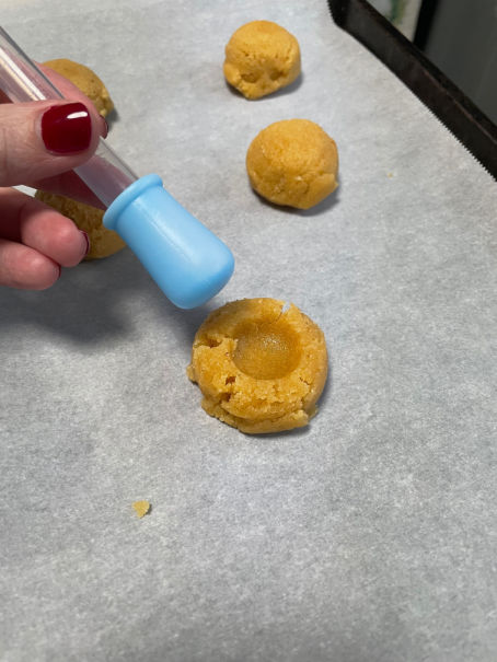 easy keto peanut butter blossom cookies