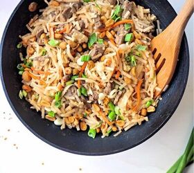 beef pad thai with crunchy peanuts