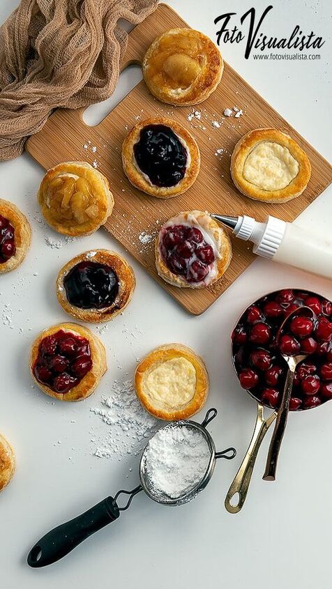 puff pastry cream cheese fruit danish foto visualista
