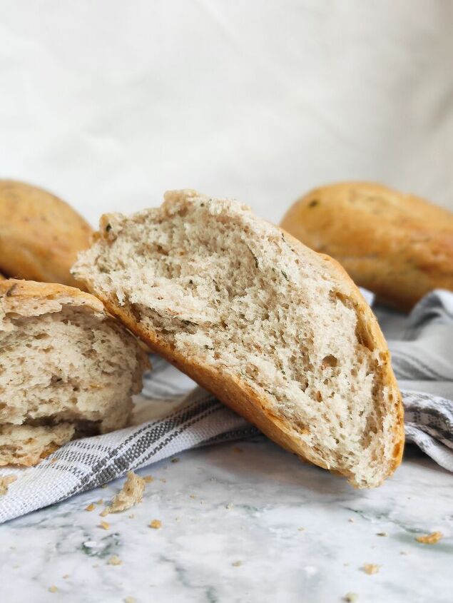 garlic and herb bread rolls