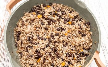 Moros Y Cristianos (Black Beans and Rice)