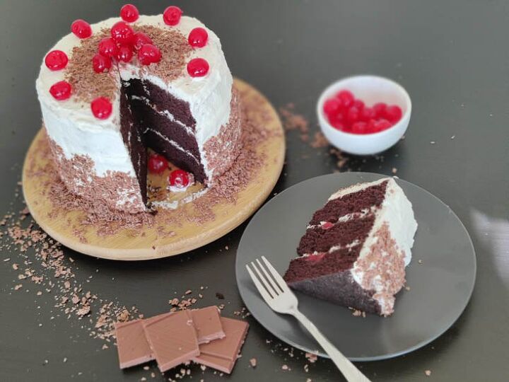 how to make an easy eggless black forest cake