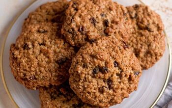 Chewy Oatmeal Raisin Cookies With Walnuts