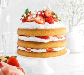 strawberry shortcake layer cake with chantilly cream