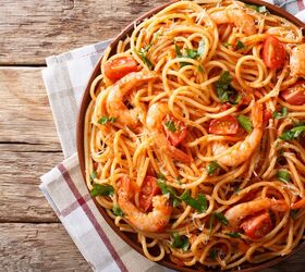 This shrimp pasta has dangerous levels of crunchy, crispy, saucy deliciousness