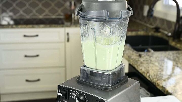 naturally green shamrock shake, Blend on high until all is combined
