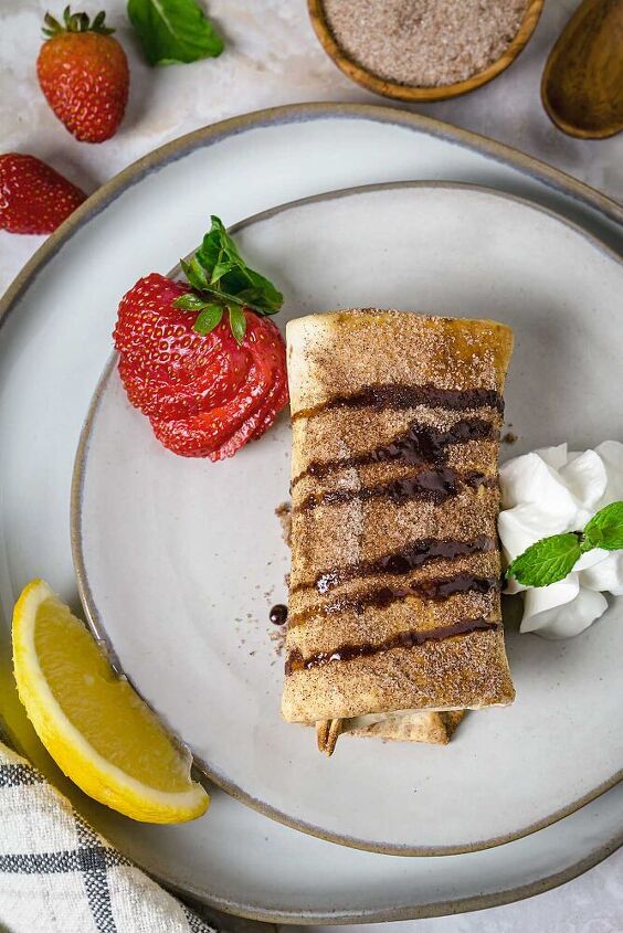 air fryer strawberry cheesecake chimichangas