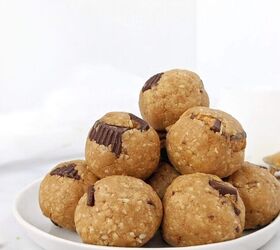 These little protein bites taste like Reese's, but they're actually healthy (just 5 ingredients!)