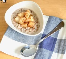 Buckwheat Porridge With Cinnamon and Pear