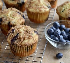 Blueberry Muffins With Streusel Topping
