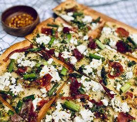 This 30-minute flatbread seriously deserves a place on your dinner table