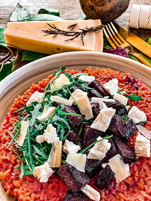 beetroot risotto with rucola and goat cheese