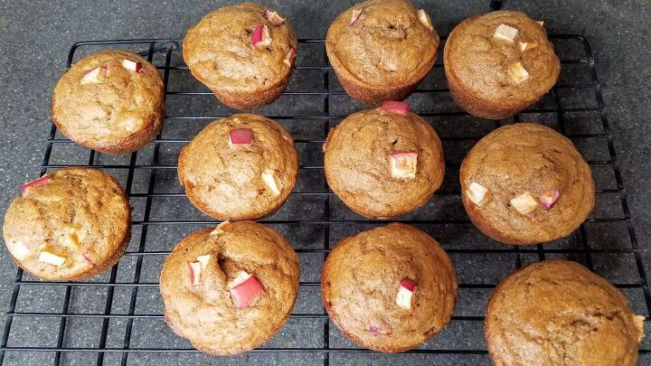 healthy apple muffins