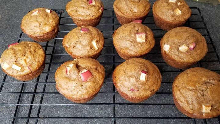 healthy apple muffins