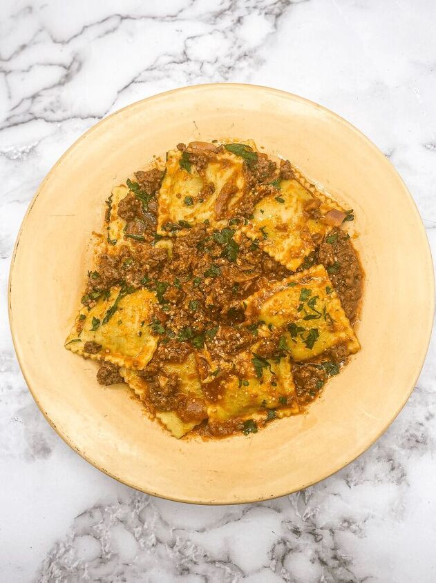spinach ravioli in meat sauce