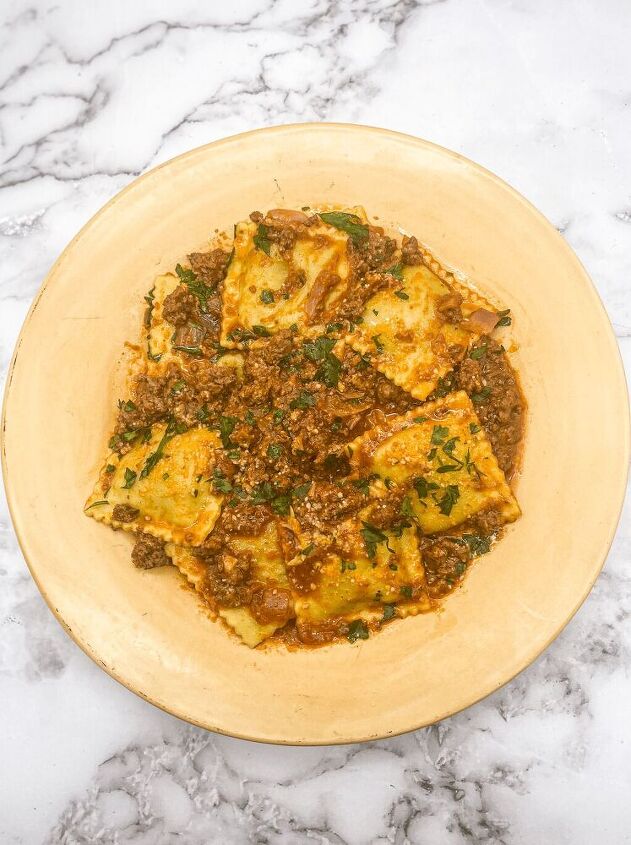 spinach ravioli in meat sauce