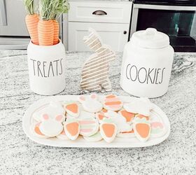 the easiest way to ice easter sugar cookies, So fun to style and eat of course