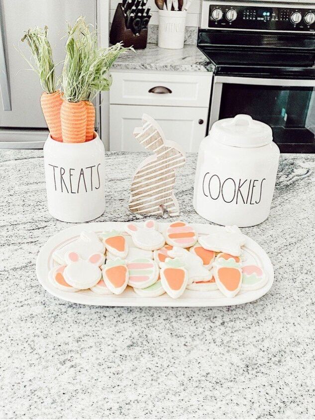 the easiest way to ice easter sugar cookies, So fun to style and eat of course