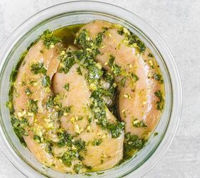 Season your chicken with THIS for an easy & delicious dish that will knock your socks off