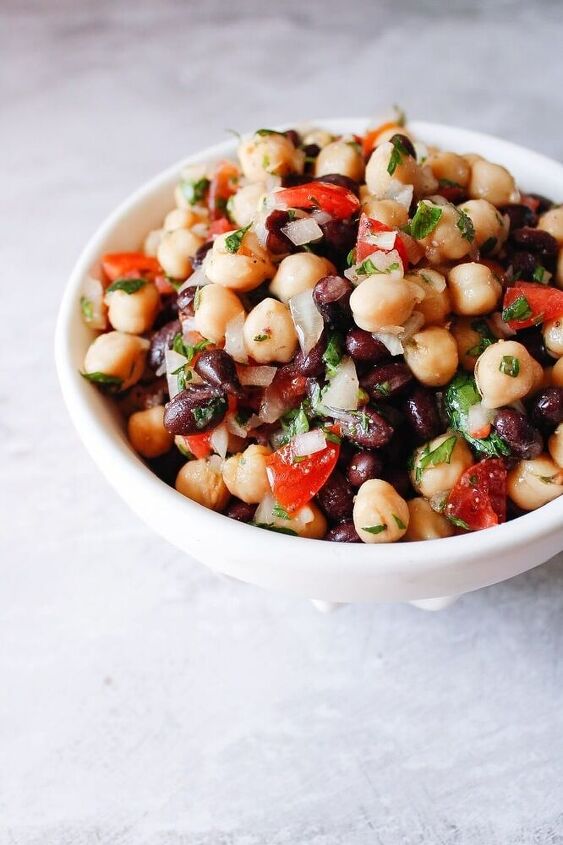10 recipes to make you into an nfl player, Chickpea and Black Bean Salad