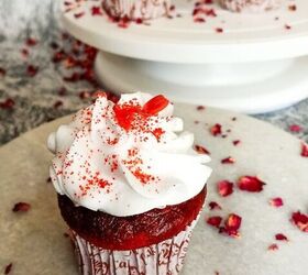 11 classy wedding dessert recipes, Red Velvet Cupcakes