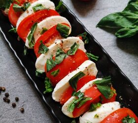 Insalata Caprese (Mozzarella and Tomato Salad)