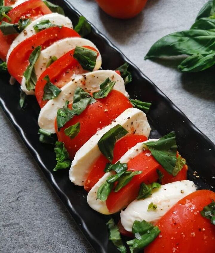 Insalata Caprese (Mozzarella and Tomato Salad) | Foodtalk