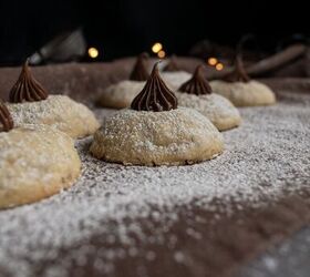chocolate filled button cookies with hazelnuts