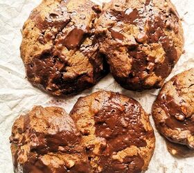 Nutty Clove Cookies