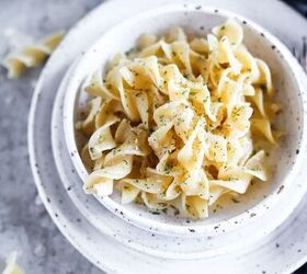 One Pot Easy Cheesy Garlic Buttered Noodles