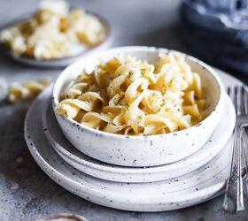 one pot easy cheesy garlic buttered noodles