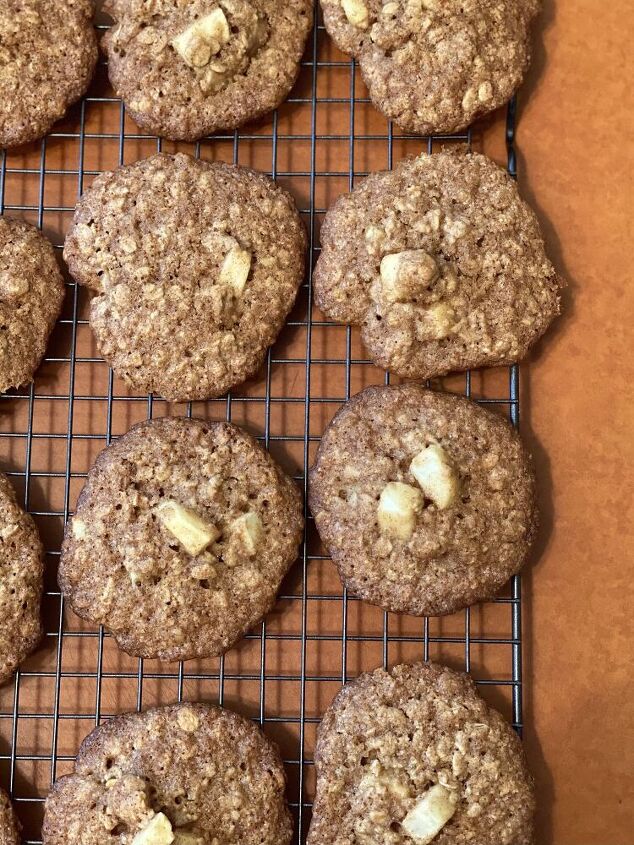 apple cinnamon oatmeal cookies