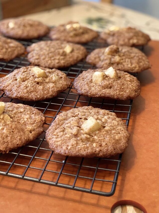 apple cinnamon oatmeal cookies