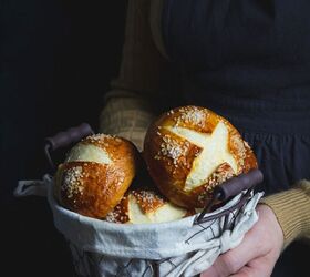 easy bavarian pretzel rolls