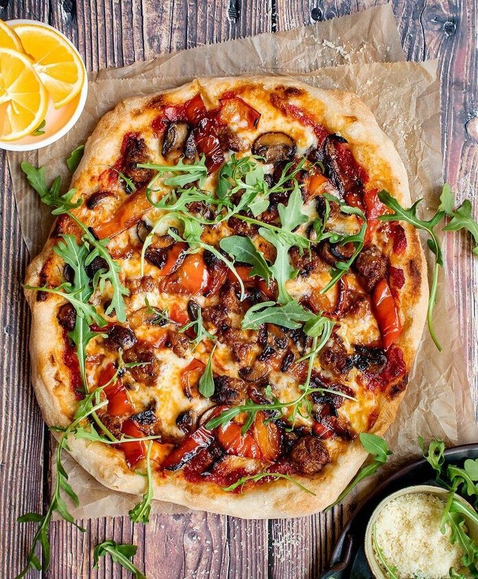 sausage mushroom pepper pizza