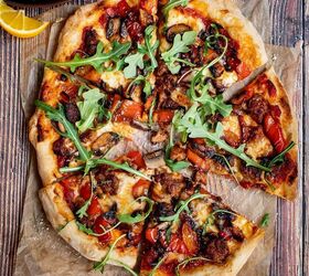 sausage mushroom pepper pizza