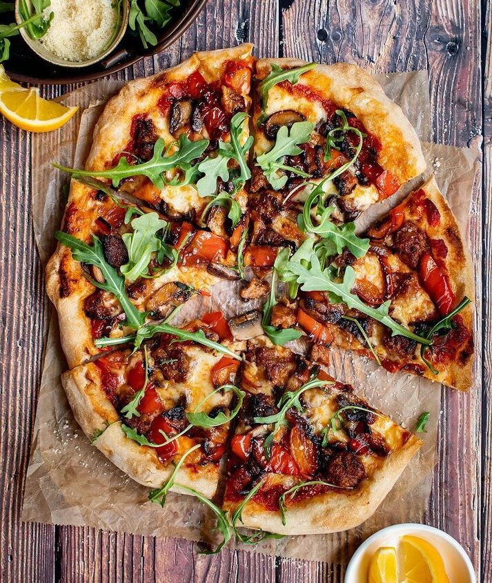 sausage mushroom pepper pizza